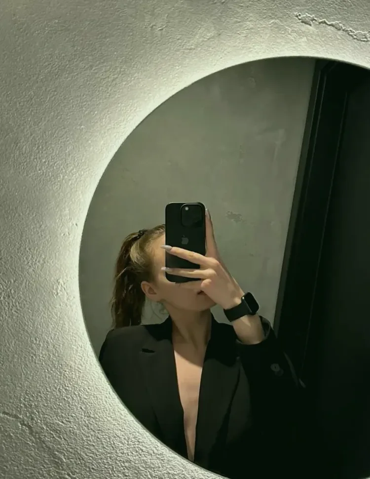 Dilara, 21