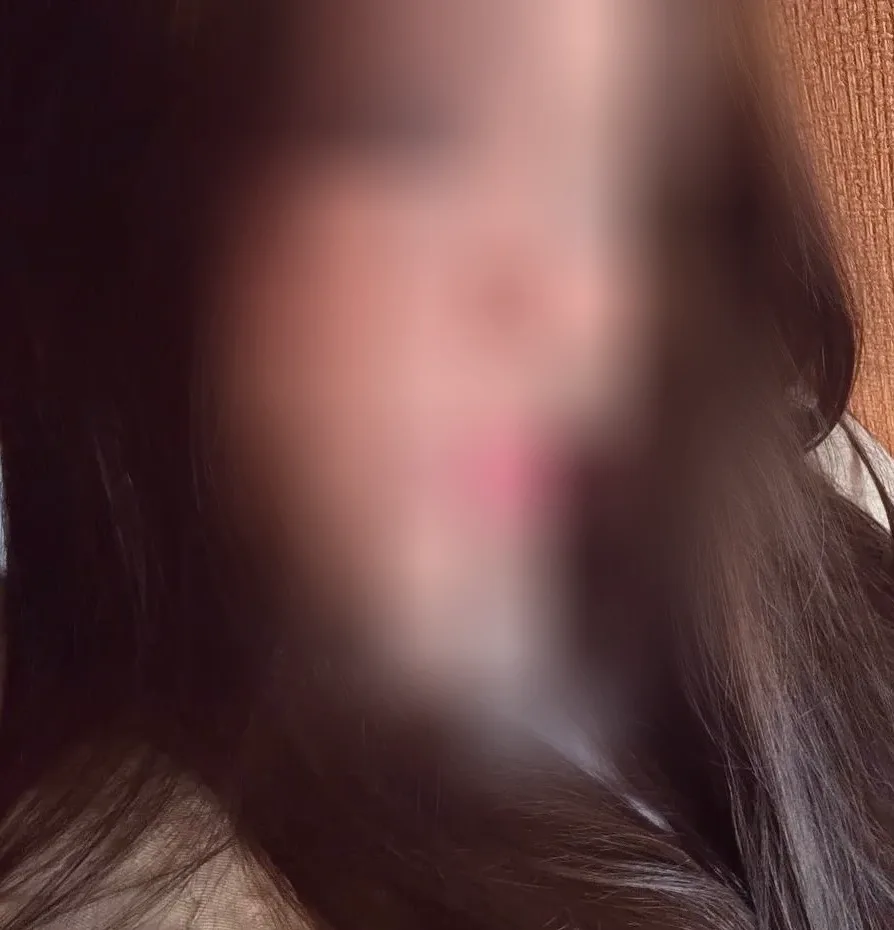 Larissa, 20