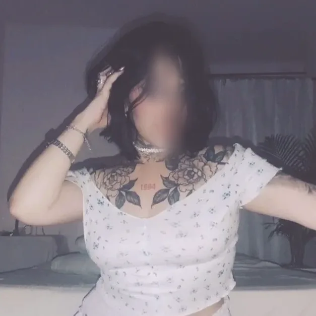 Leonie, 28