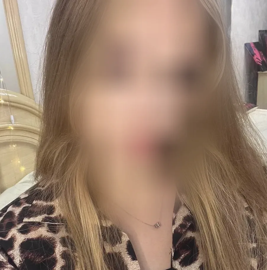 Yvonne, 19